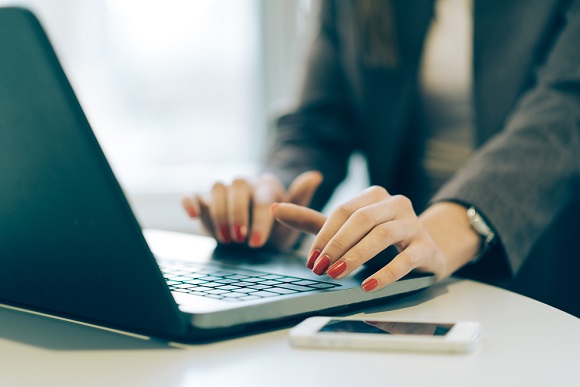 5 Smart Tips for Working At a Standing Desk